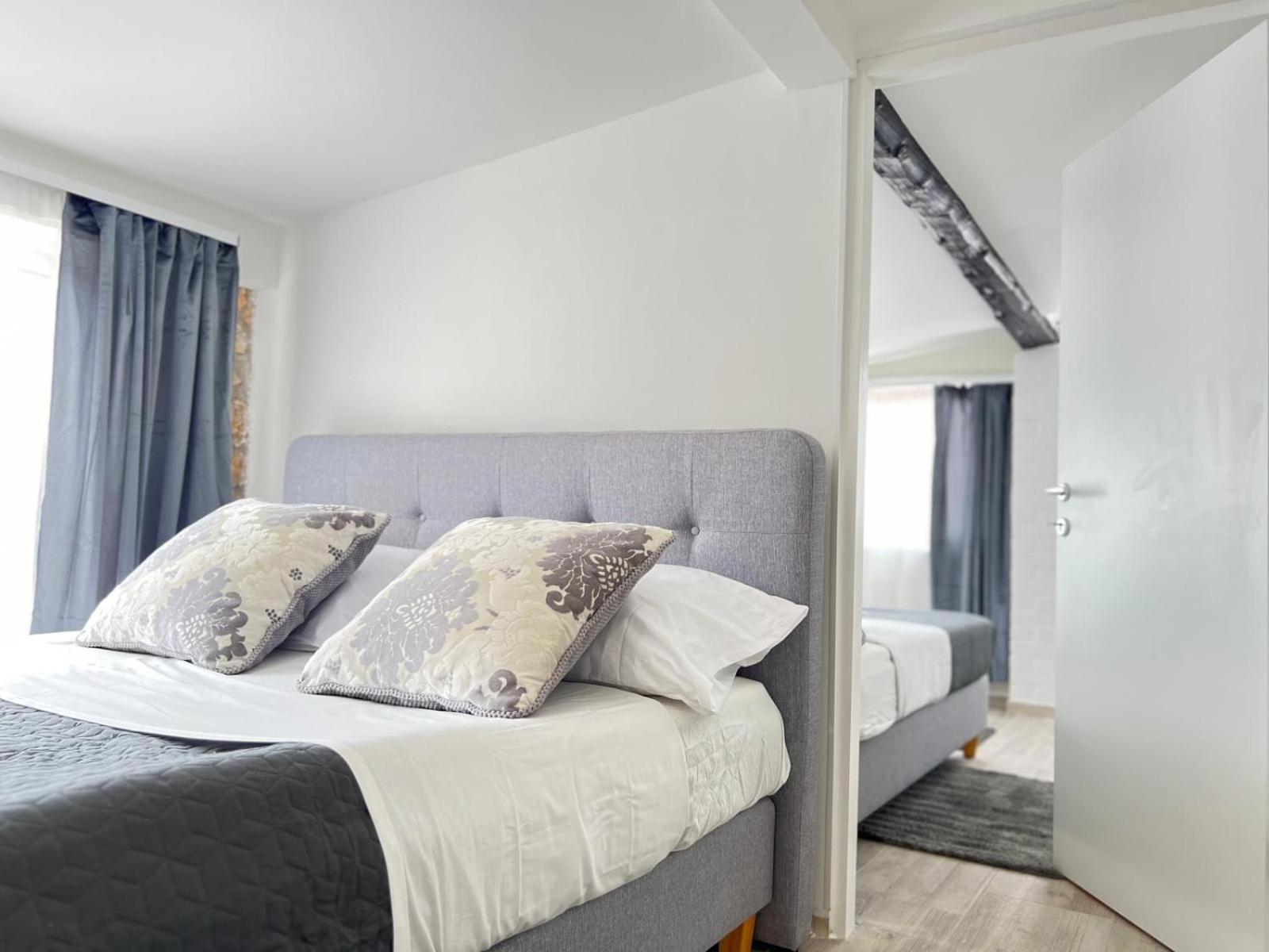 Azzurro Mare Apartment Pula Bagian luar foto