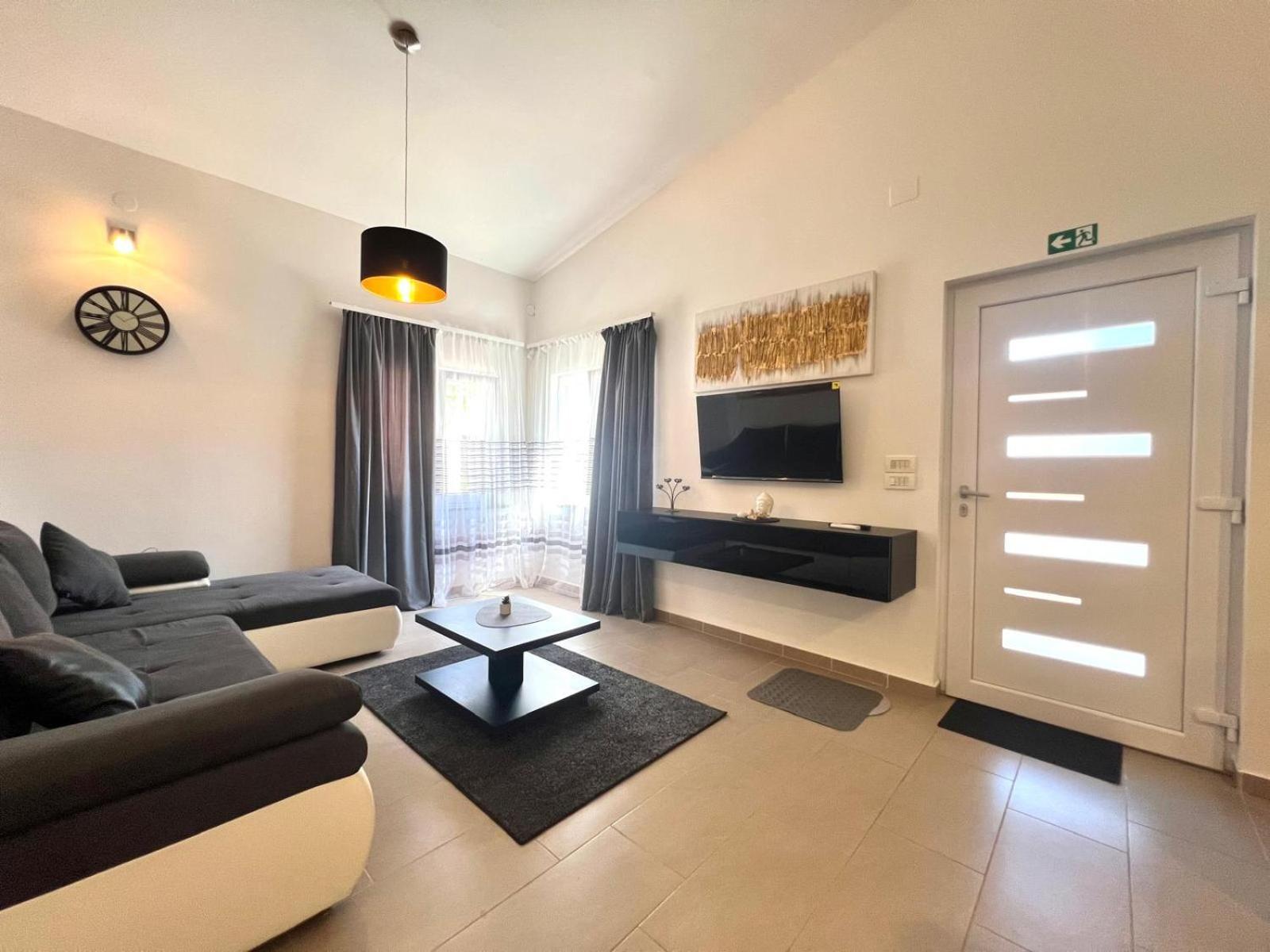 Azzurro Mare Apartment Pula Bagian luar foto