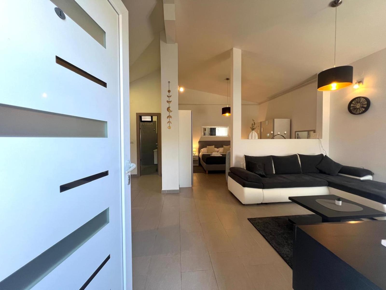 Azzurro Mare Apartment Pula Bagian luar foto
