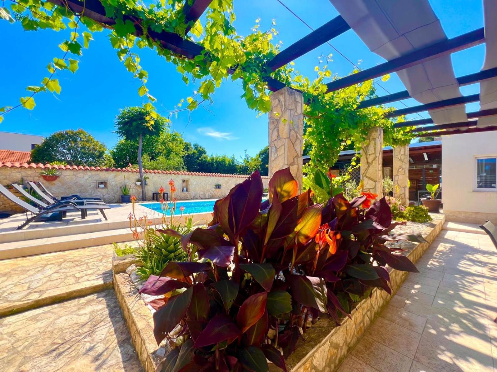 Azzurro Mare Apartment Pula Bagian luar foto