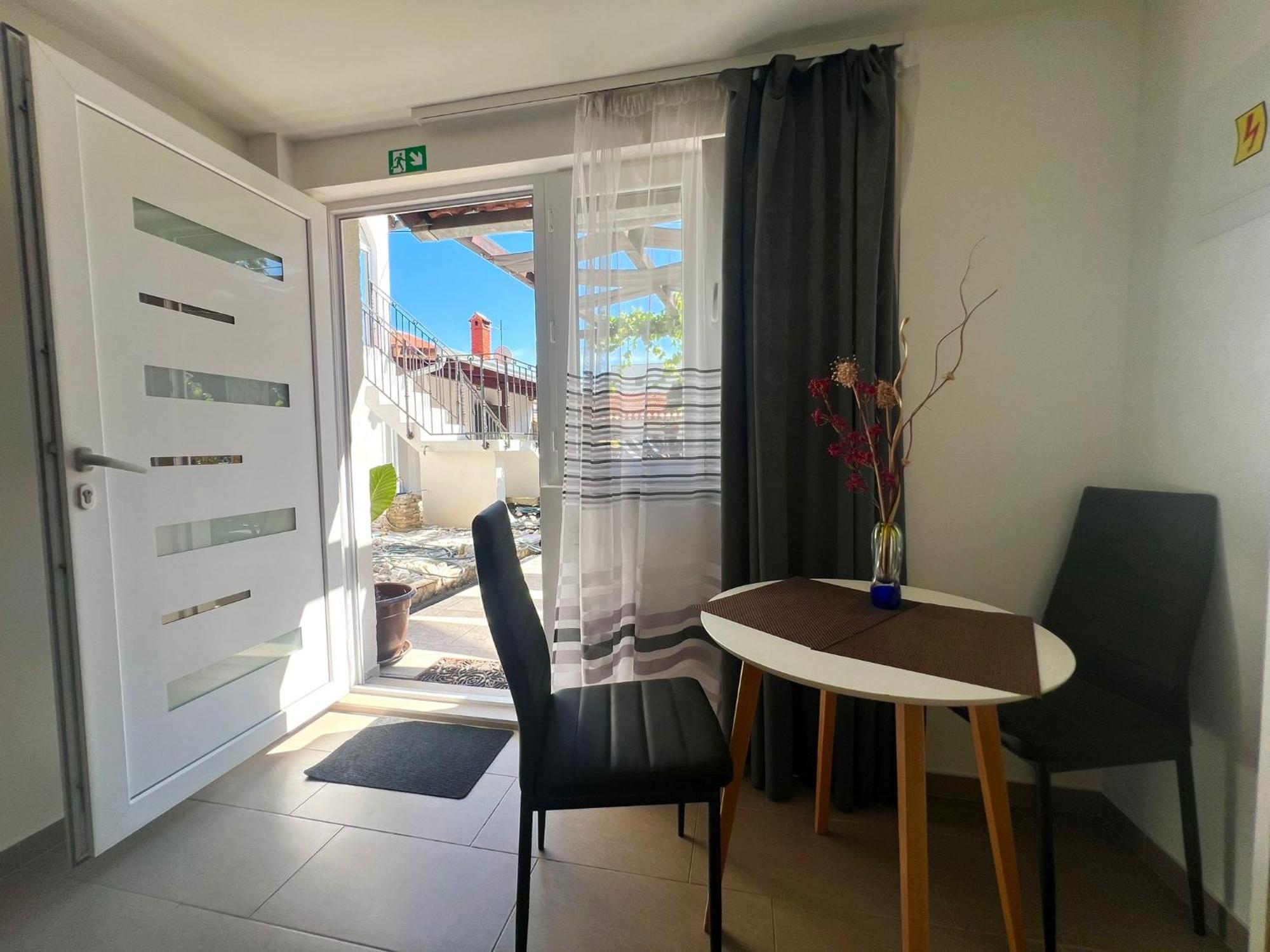 Azzurro Mare Apartment Pula Bagian luar foto