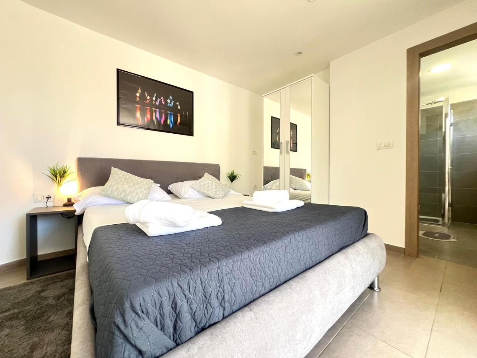 Azzurro Mare Apartment Pula Bagian luar foto
