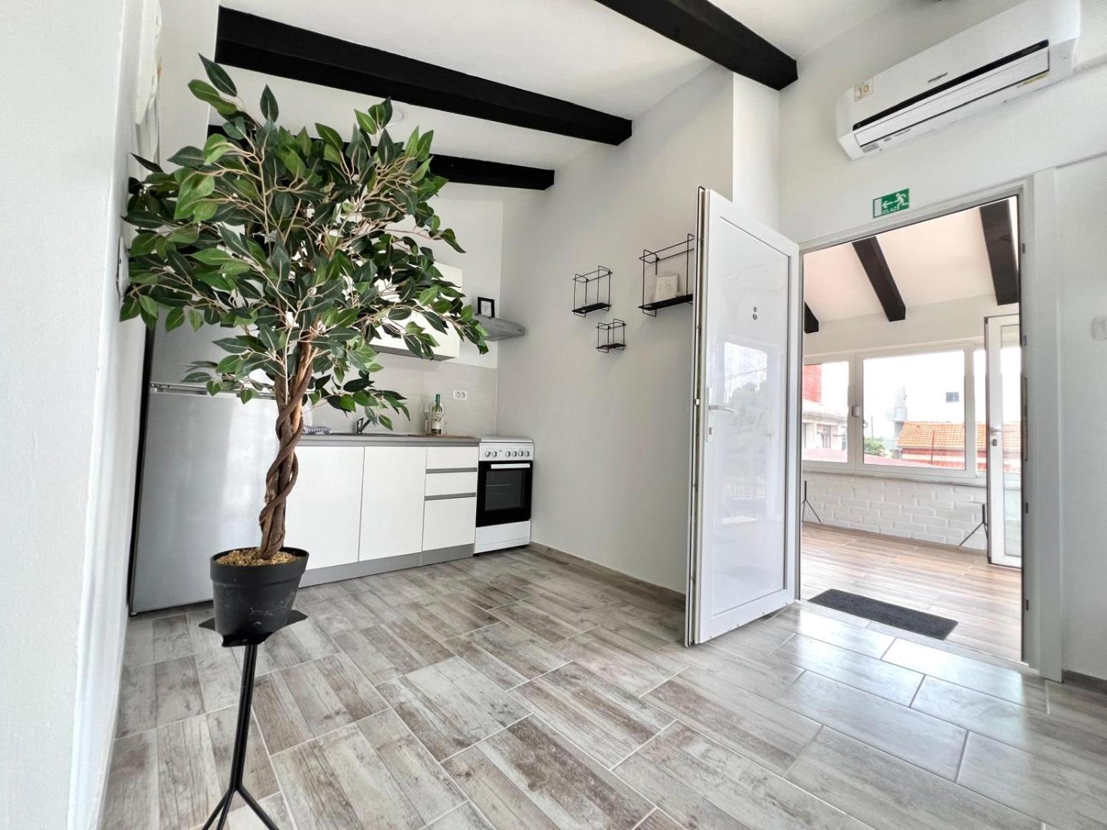 Azzurro Mare Apartment Pula Bagian luar foto