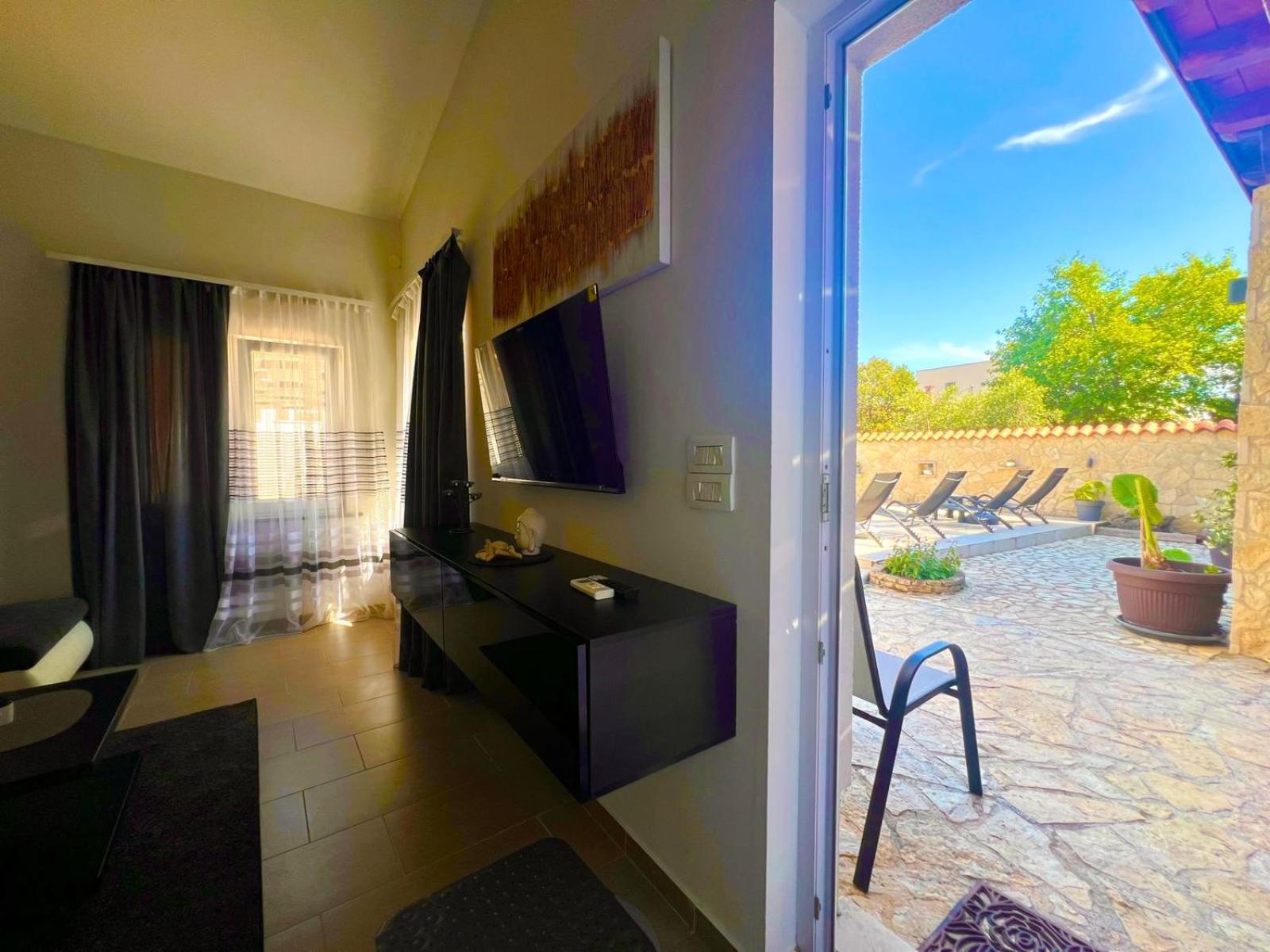 Azzurro Mare Apartment Pula Bagian luar foto