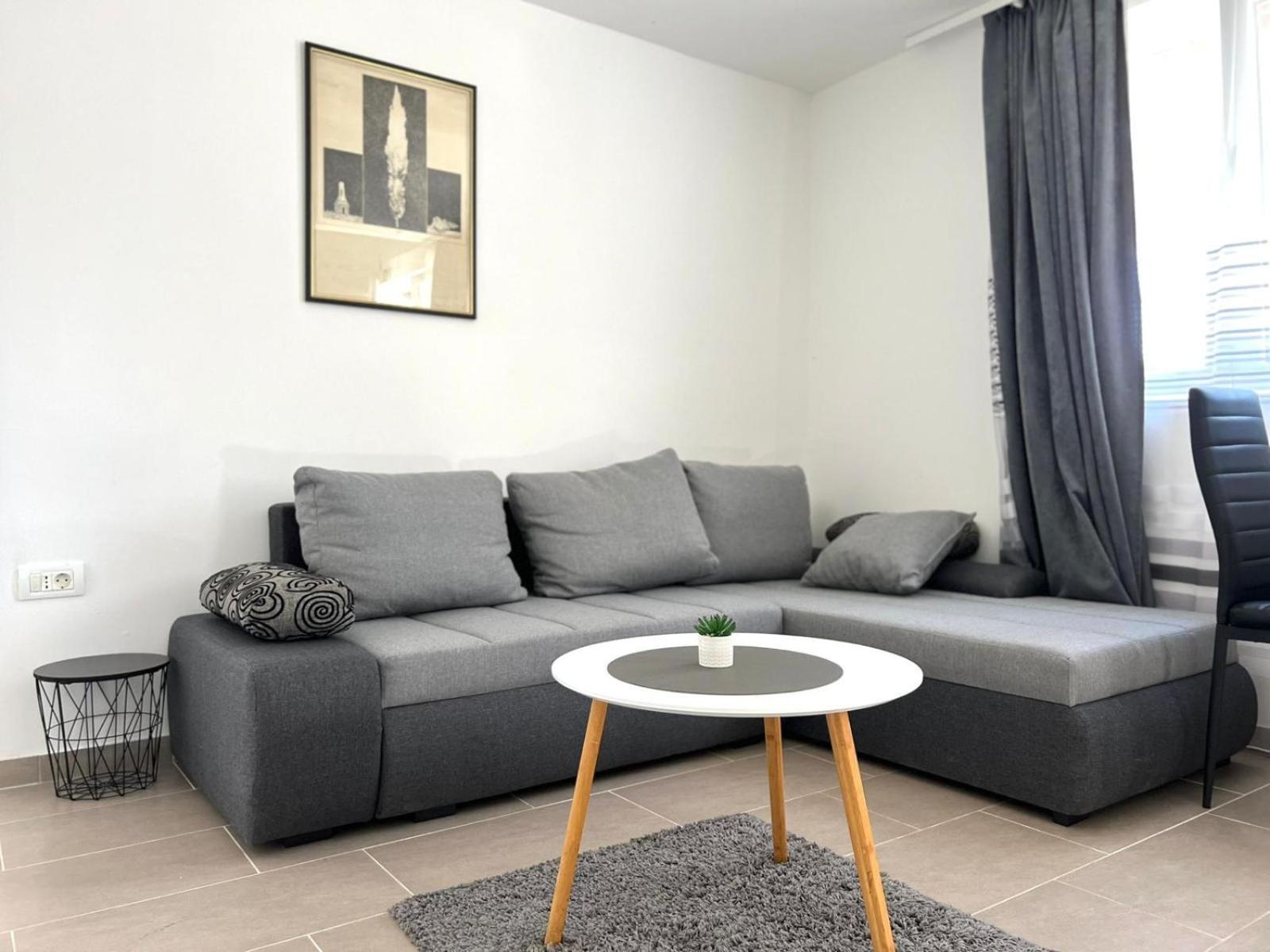 Azzurro Mare Apartment Pula Bagian luar foto