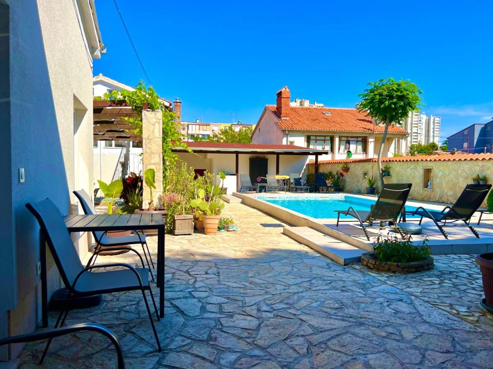 Azzurro Mare Apartment Pula Bagian luar foto