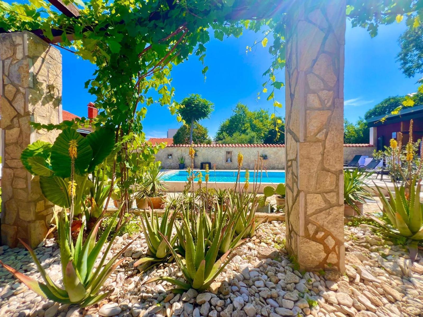 Azzurro Mare Apartment Pula Bagian luar foto