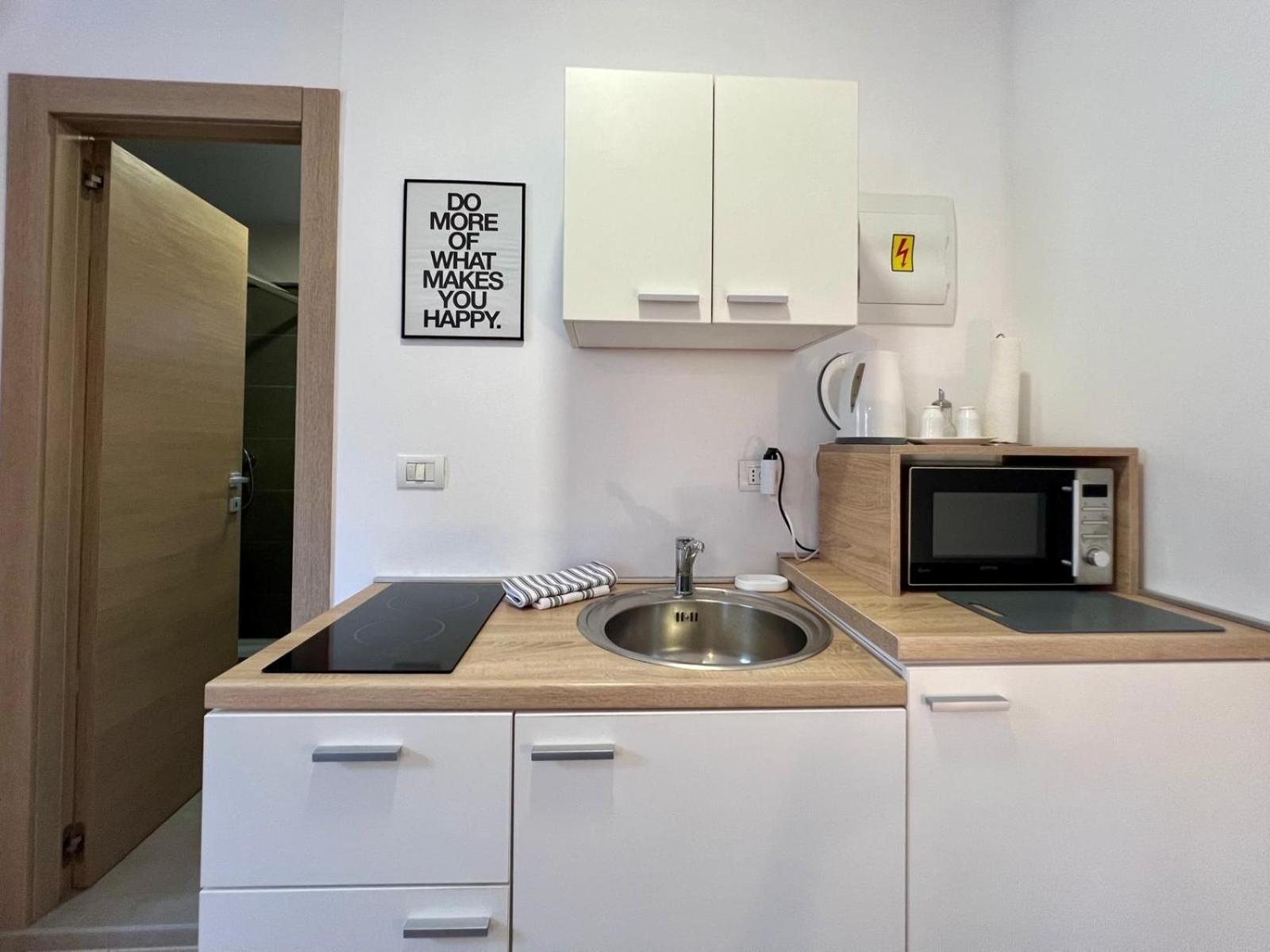 Azzurro Mare Apartment Pula Bagian luar foto